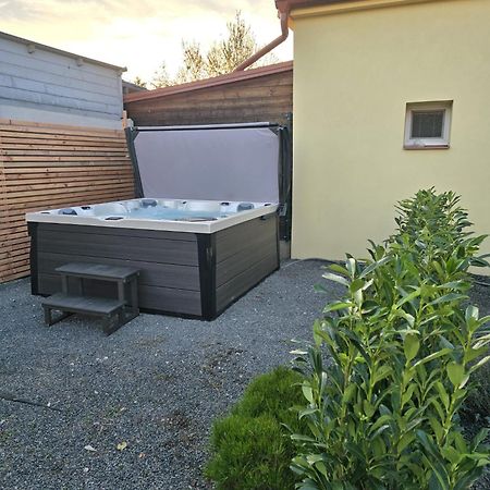 Apartmany Centro & Jacuzzi 피에슈타니 외부 사진