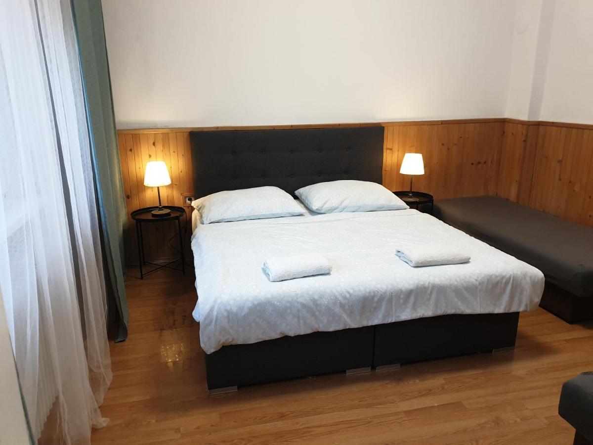 Apartmany Centro & Jacuzzi 피에슈타니 외부 사진