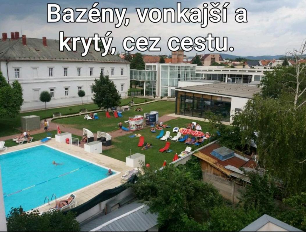 Apartmany Centro & Jacuzzi 피에슈타니 외부 사진