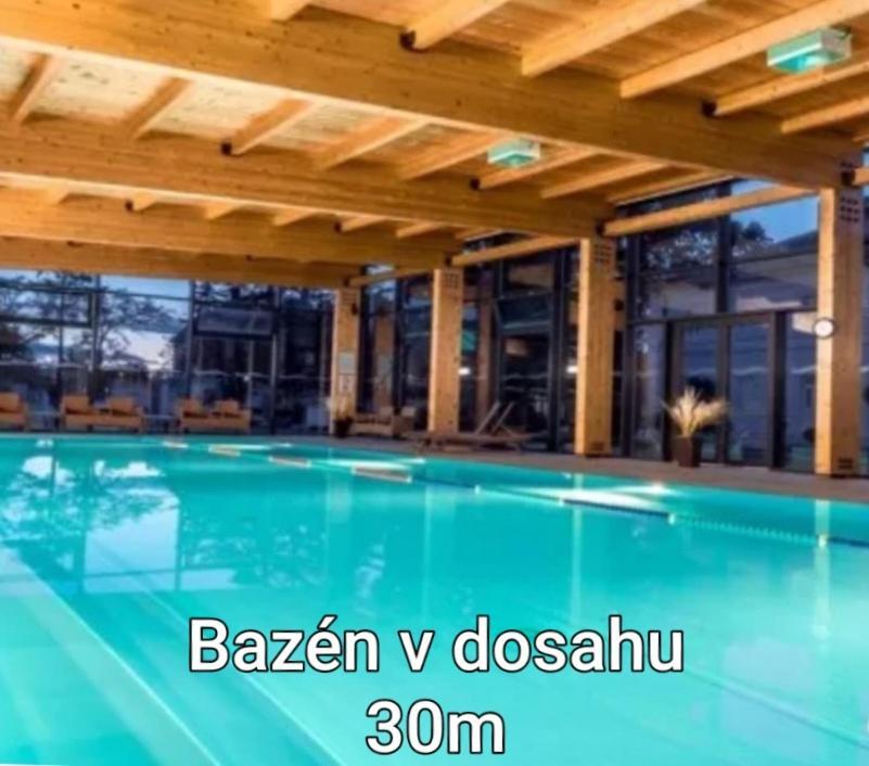 Apartmany Centro & Jacuzzi 피에슈타니 외부 사진