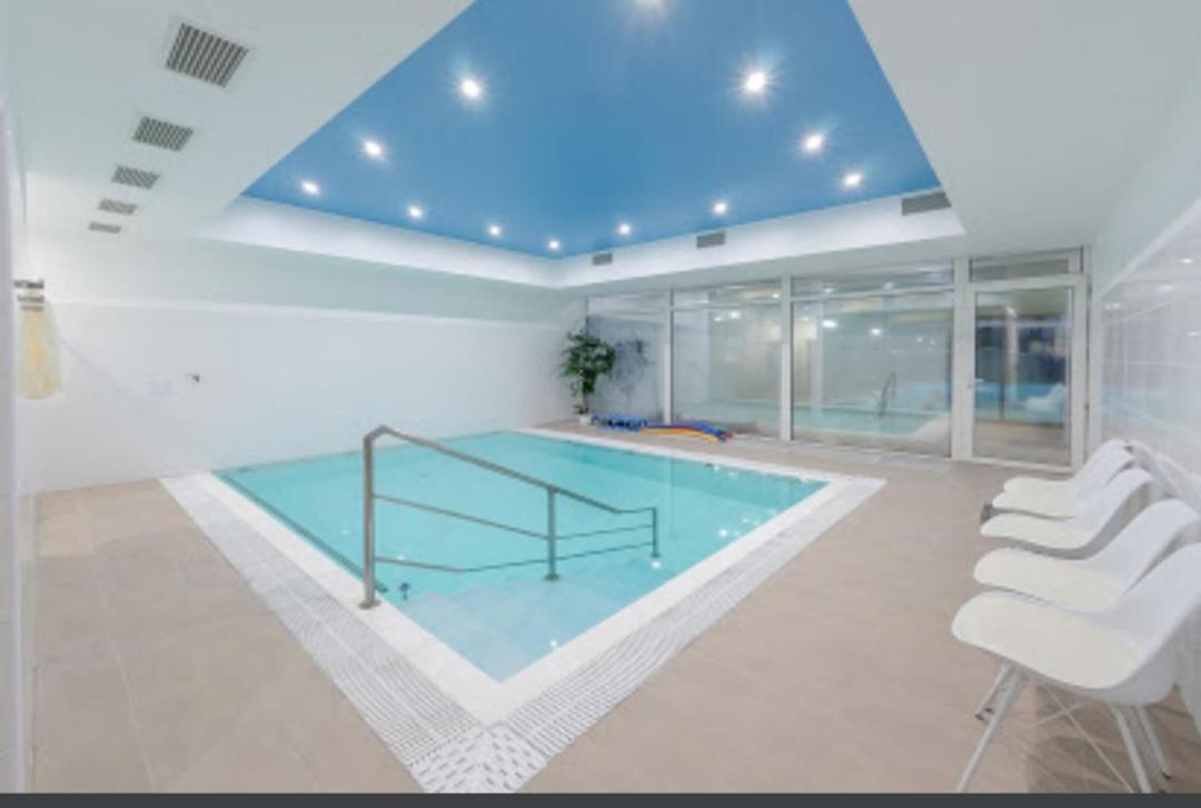 Apartmany Centro & Jacuzzi 피에슈타니 외부 사진