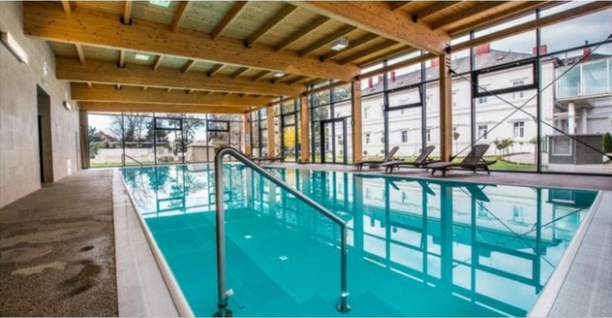 Apartmany Centro & Jacuzzi 피에슈타니 외부 사진