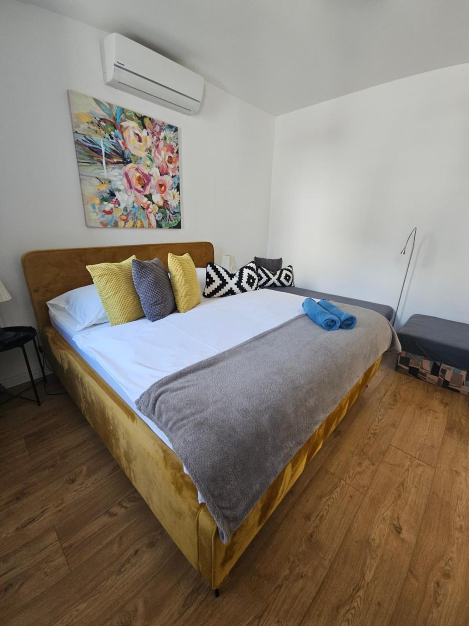 Apartmany Centro & Jacuzzi 피에슈타니 외부 사진