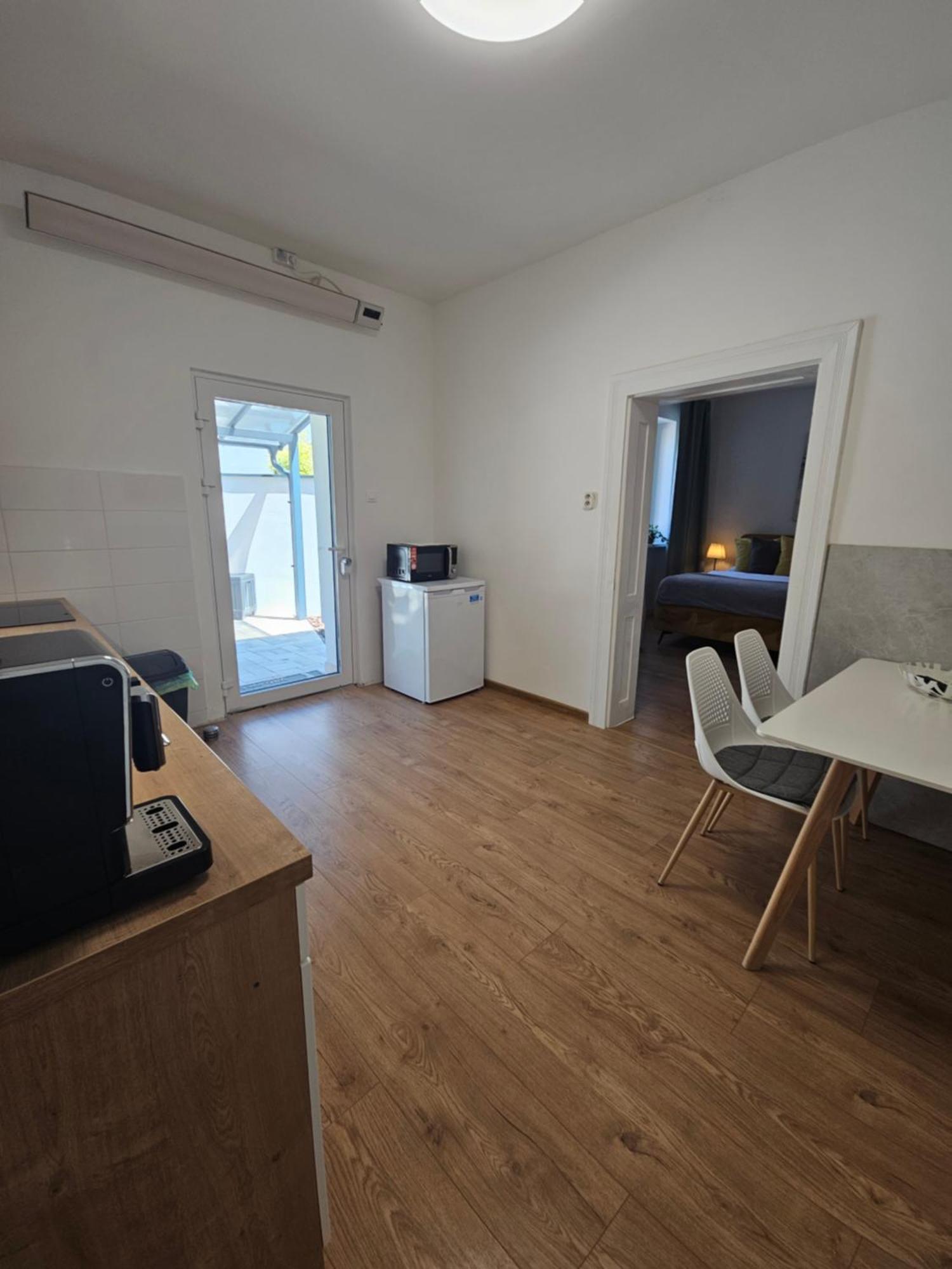 Apartmany Centro & Jacuzzi 피에슈타니 외부 사진