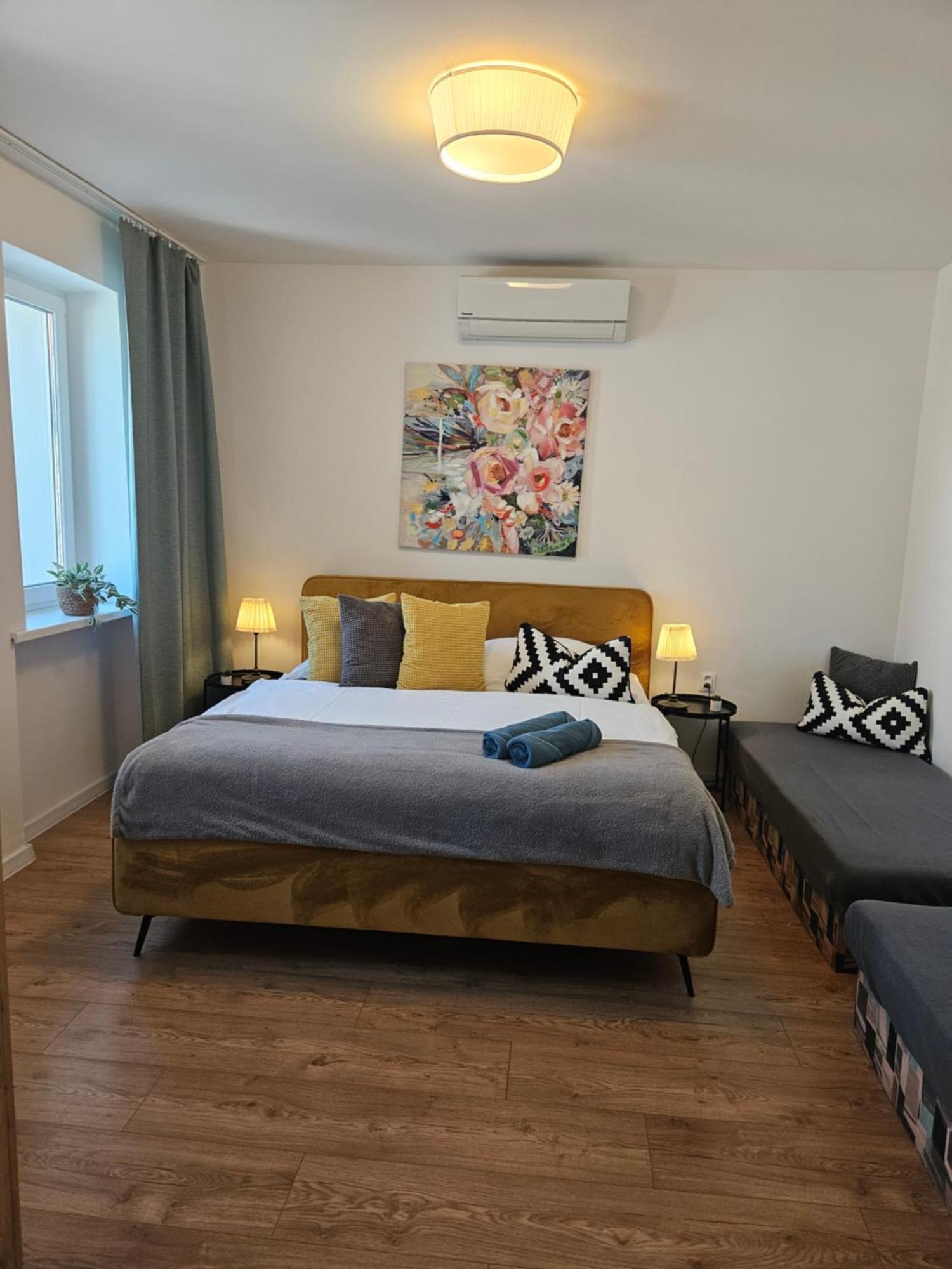 Apartmany Centro & Jacuzzi 피에슈타니 외부 사진