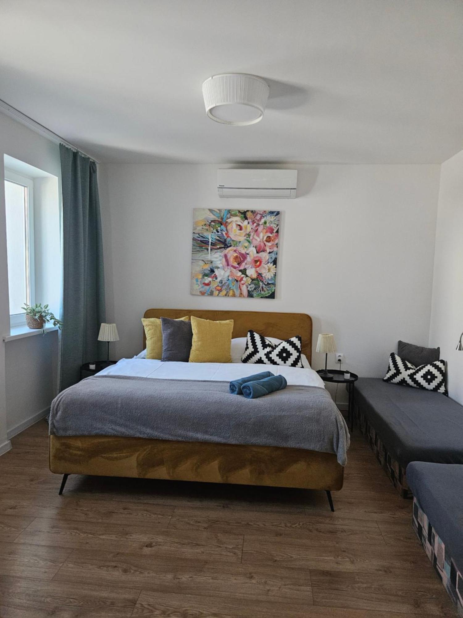 Apartmany Centro & Jacuzzi 피에슈타니 외부 사진