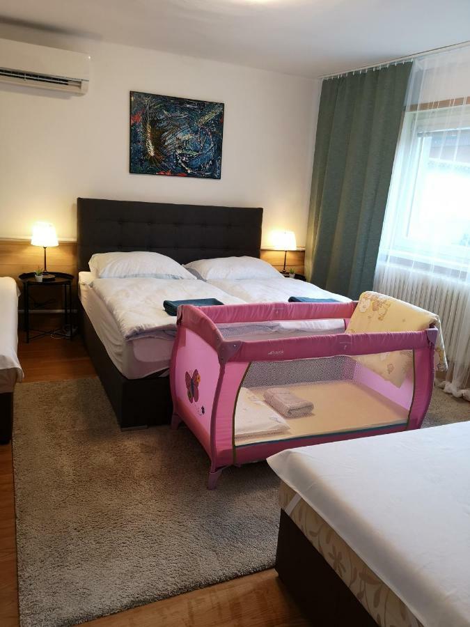 Apartmany Centro & Jacuzzi 피에슈타니 외부 사진